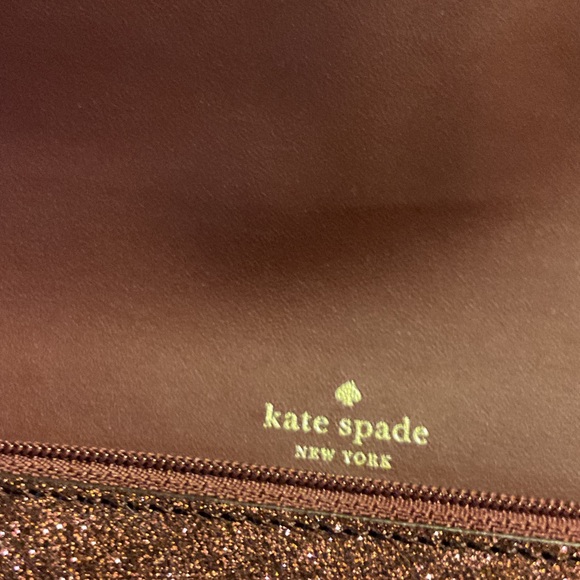 Kate Spade Sparkling Burgundy Wristlet new in box - Picture 3 of 8